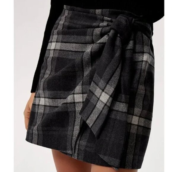 Aritzia Dorine Wrap Front Skirt in Black/Grey Checked - Size 0 - Picture 2 of 6